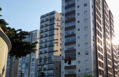 Ponta da Praia amplo 3dorm 3ban frente ao mar - Foto 2