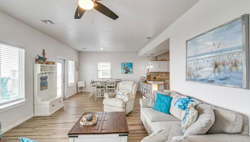 2 Decks, Patio and Views Beachfront Texas Retreat - Photo 4