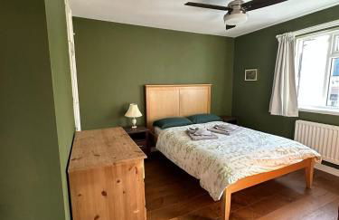 Cosy 2BR Home with Garden & Parking - Foto 42