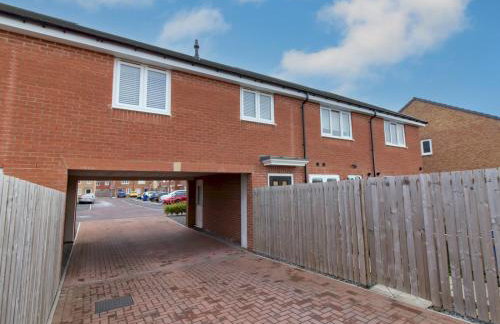 Charming Coastal Retreat - 1-Bedroom Flat in Blyth - Pass the Keys - Foto 11