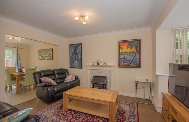 Modern 4 Bedroom Detached House in Cardiff - Foto 19