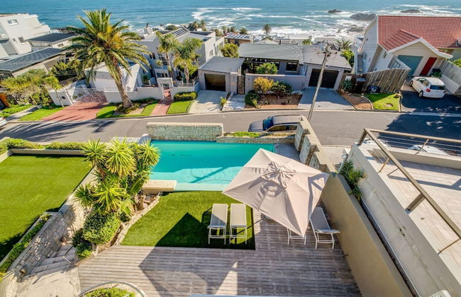 Multi-level Family Villa w Private Pool Views Lions Crest - Foto 12