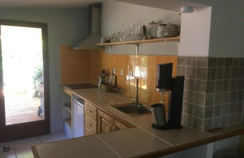 Maisonnette en forêt à 5min du centre ville - Foto 5