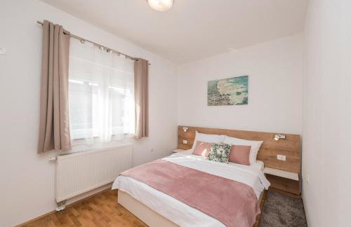 Villa Petra s bazenom, roštiljem i parkingom - Foto 28