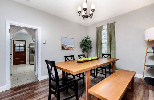 Cozy Family Cottage - Historic Top of The Hill - Foto 37