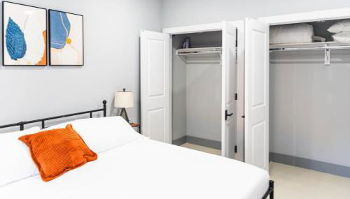 Stylish Two Bedroom Apartment with Free Indoor Parking - Foto 3