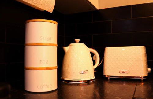 Heathrow Modern House with Parking & Fast WiFi - Foto 57