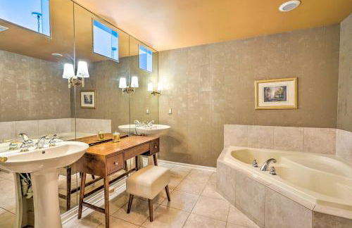 Immaculate Family Townhome - Walk to Beach! - Foto 18