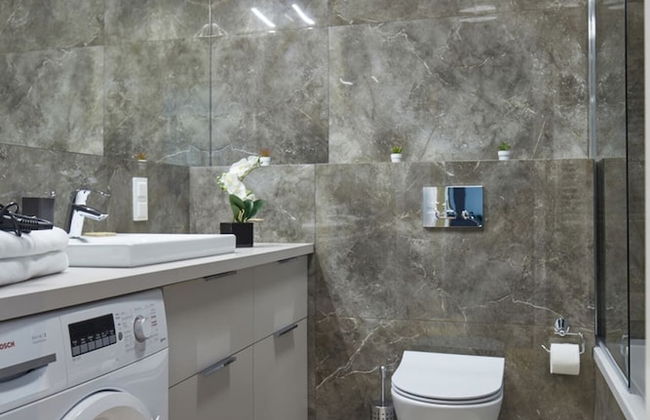 Metro Imielin 8th Floor Apartment - Photo 19