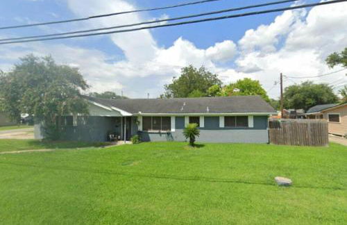 Tranquil Getaway near Downtown Nederland Tx - Foto 1