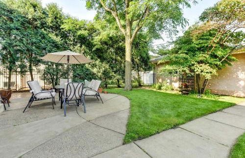 Charming MPLS Home with Patio - Walk to Uptown! - Foto 33