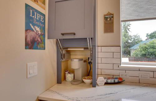 Anchorage Apartment with a View about 3 Mi to Airport - Photo 12