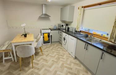 Modern & Cosy 3 Bedroom Inverkeithing home- Ideal for Edinburgh Dunfermline & St Andrews with Free Parking - Foto 29