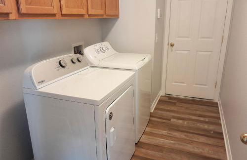 Private pool villa with game room close to theme parks! - Foto 54