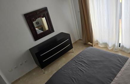 Piso muy cómodo en Estepona, Zona Selwo - Photo 18