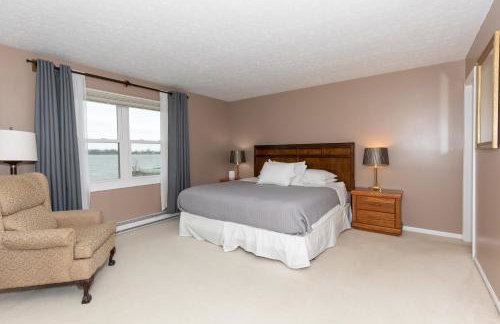 4 Bedroom Lakefront Home with Private Beach on Cedar Point Chaussee - Photo 46