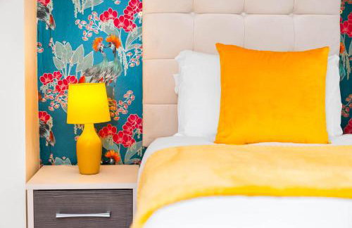 Modern 6-Bedroom Home - Sleeps 12 - Parking - Garden 568P - Foto 42