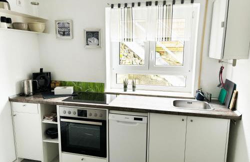 Panorama-Haus Ferienwohnung SÄNTIS - Schlafzimmer, Wohnzimmer, Küche, Bad, Sonnenterrasse mit Bergblick im Garten - Foto 13