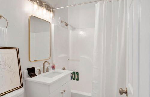 Stars on State in the Heart of Downtown Historic District - Foto 6