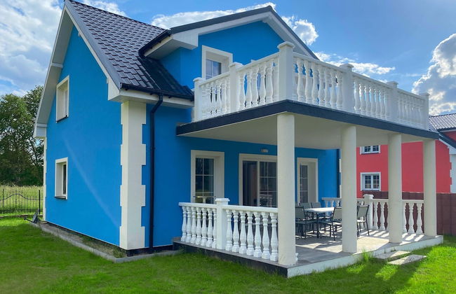 Holiday Home in Nowe Warpno Near Harbor - Photo 1