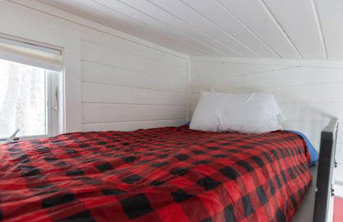 Maple Sugar Shack Tiny House with hot tub & river by Stowe - Foto 50