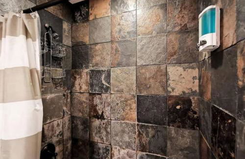 Amazing Locale 2KingBR 1BTH - Photo 33