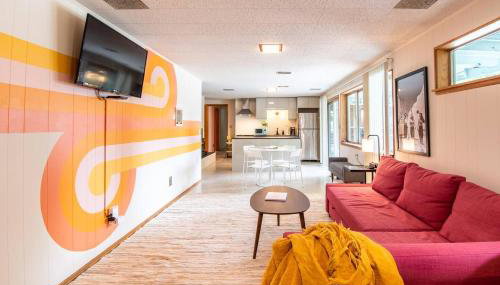 Basement Apartment w/ Hot Tub & Bombshelter! - Foto 2