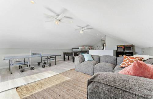 Beach house with game room just minutes from beach - Foto 30