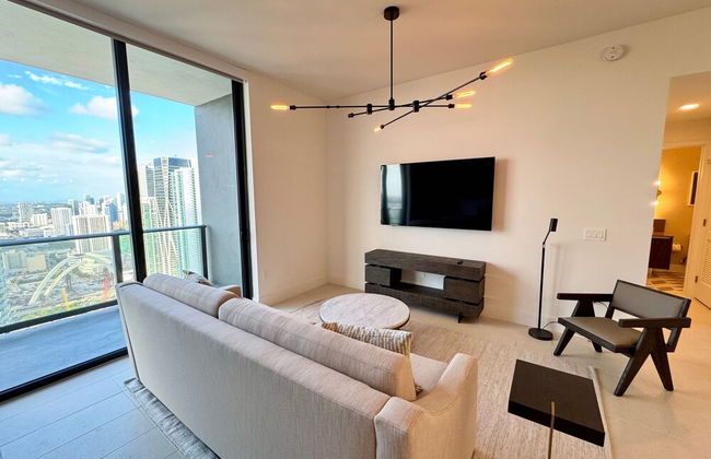 Sky-high Luxury in Downtown Miami - Photo 15