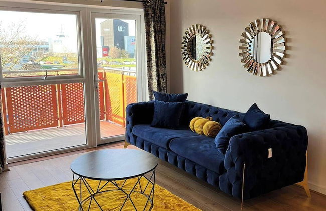 Cozy 2-bed Apartment in Grays - Photo 1