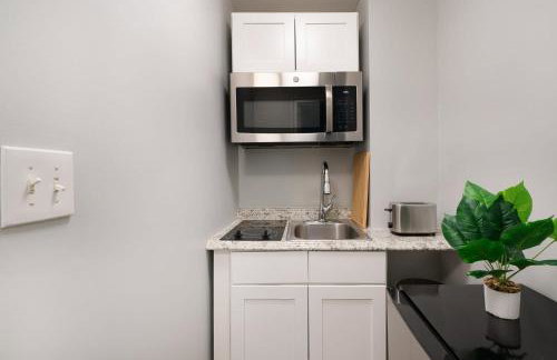 73-201 New 1BR 1Bth UWS Doorman Gym - Photo 15