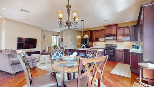 Gloucester Harbor Hideaway - Photo 2