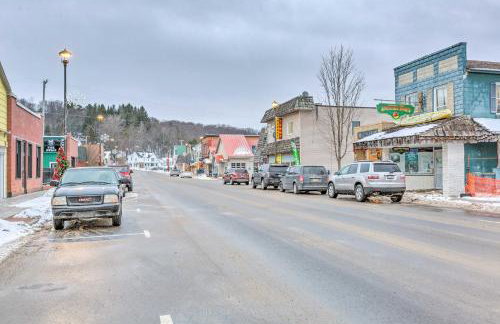 Elegant Stone Cottage Steps to Crystal Lake Beach - Foto 29
