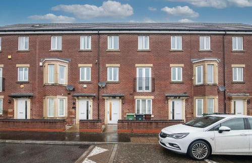 5 bed house with free secure parking in pleasant quiet location - Photo 22