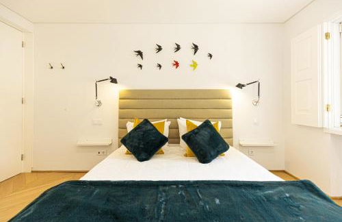 Contemporary Restelo Pool Haven - Photo 20