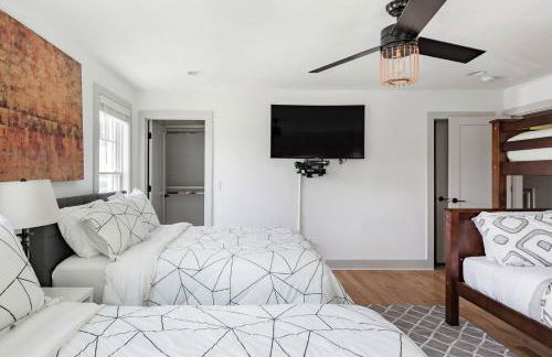 Brand New Luxury Home near Downtown - Foto 51