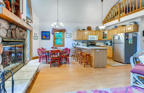 Peaceful White Sand Lake House with Dock and Deck! - Foto 6