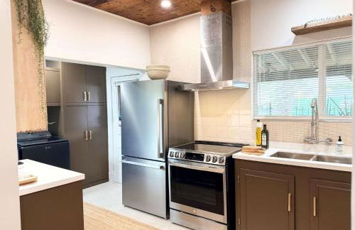 poolside villa with hot tub near Rodeo and World Cup - Foto 23