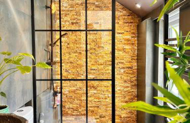 The Connaught Suite - Inc Private Hot Tub - Photo 7