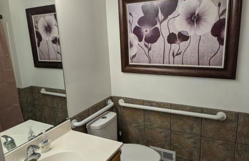 Beautiful Large Residential Home - Photo 34