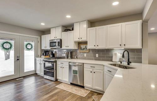 Hot Tub, Dock and Sauna! Lake Wisconsin Retreat - Foto 9