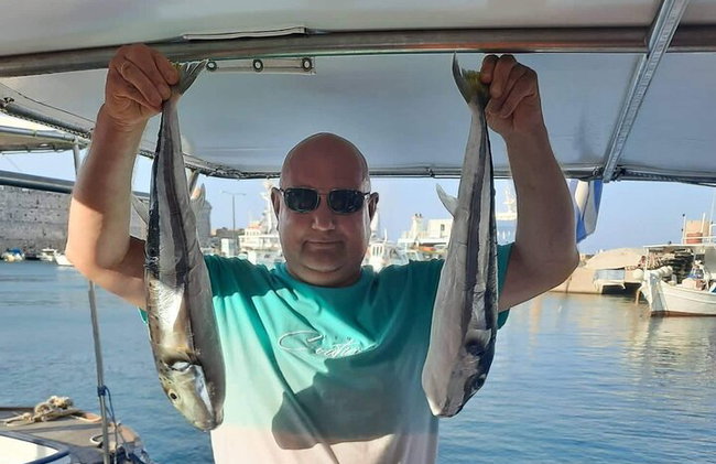 Capitán Manolis Pesca con barbacoa en el barco - Foto 21
