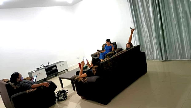 Coin salon dans le hall