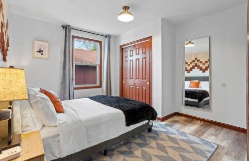 Renovated 5BR 2BA AC Quiet Retreat Home - Foto 5