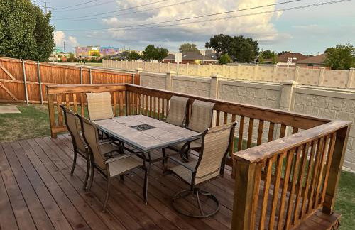 Modern Home Close to It All in DFW Texas! - Foto 35