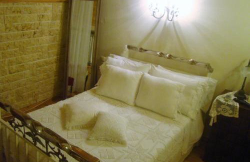 Alexadras Guesthouse - Photo 13