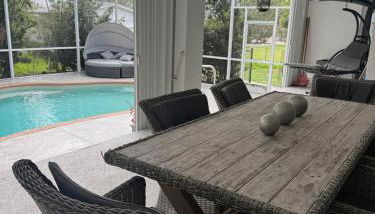 Charming 3bed 2bath Palmetto Pool Home - Photo 2