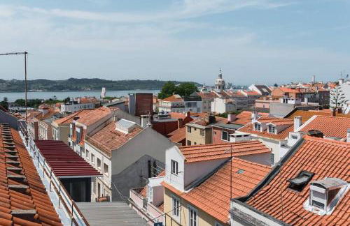 Beautiful Apartment with View of the Tagus River - Photo 20