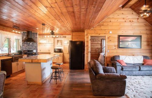 Southern Comfort Retreat with a private hot tub - Foto 24