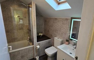 Rhubarb Retreat - Stylish House, Sleeps 5, 10 mins to Durham City & Parking & Garden - Foto 76